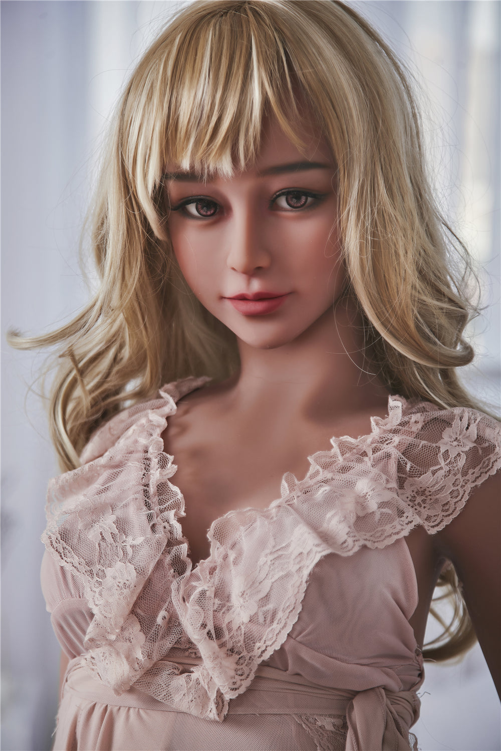 Dolls with large breasts and buttocks, slim-faced and slim-bodied realistic dolls
